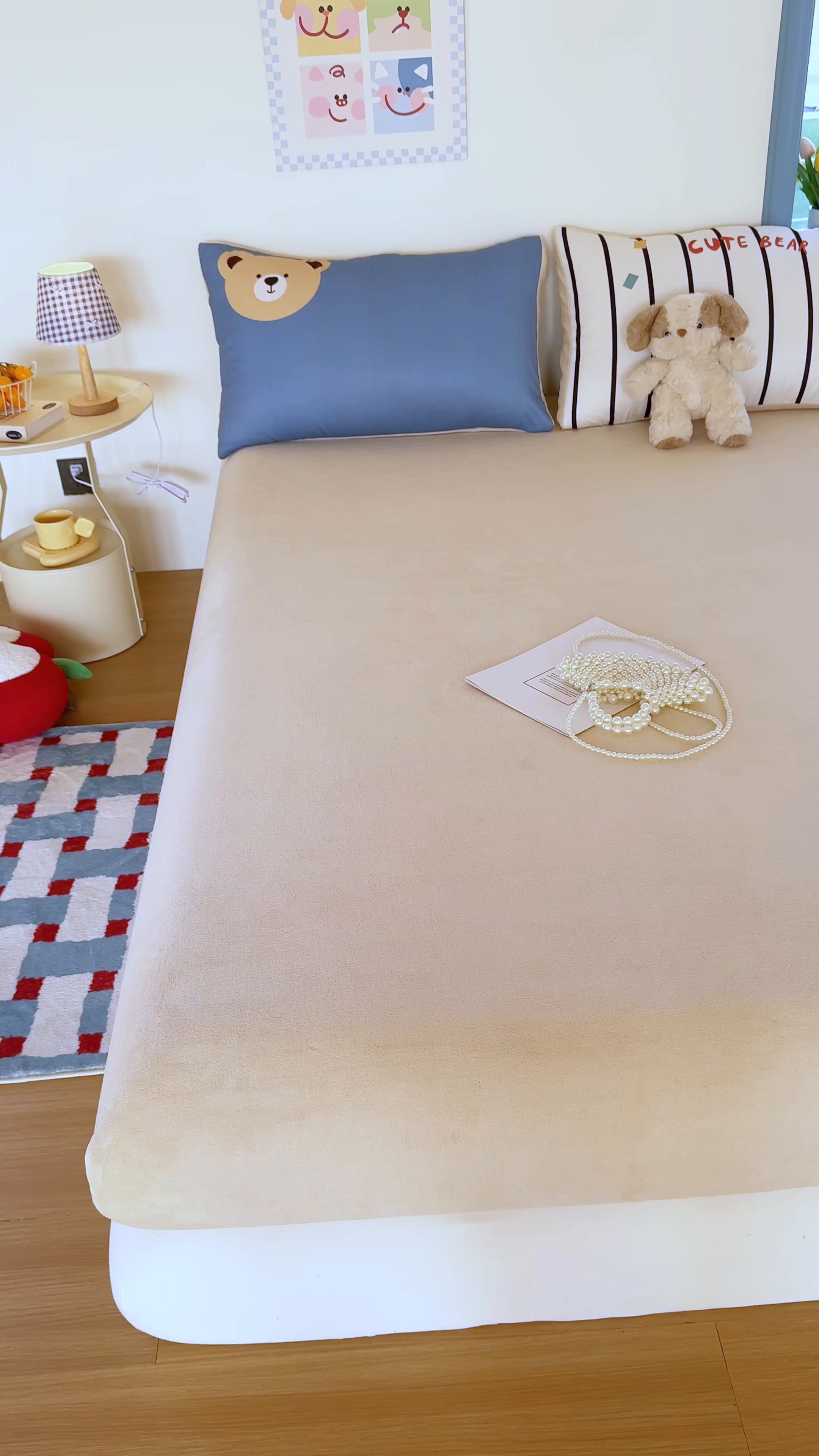 91家纺网 家纺一手货源 找家纺 十一家居 2025新款A类原创设计大版印花恒温保暖牛奶绒床笠套件 安睡小熊