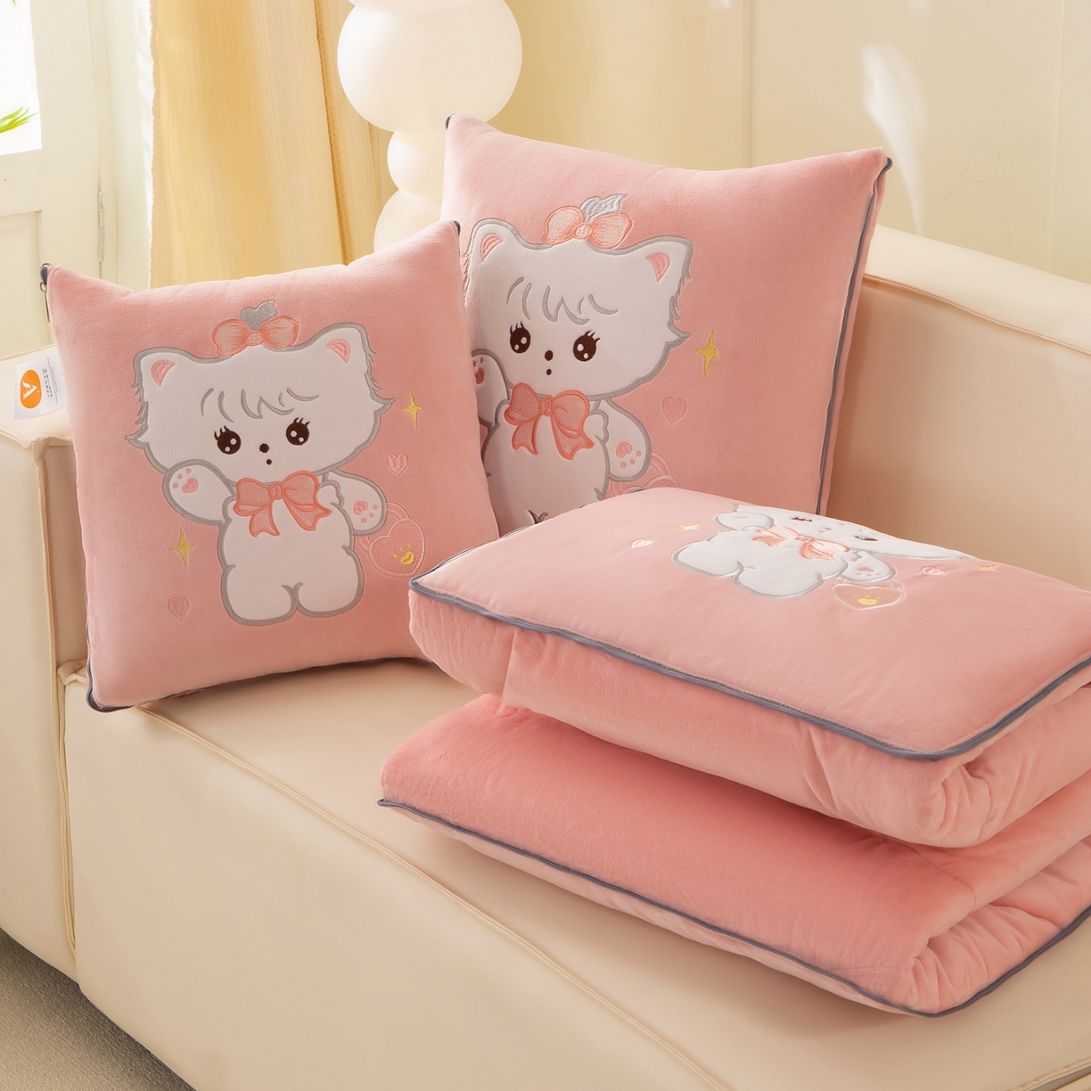 （总）多今家纺 2025新款加厚婴儿绒贴布刺绣抱枕被子-米多多系列