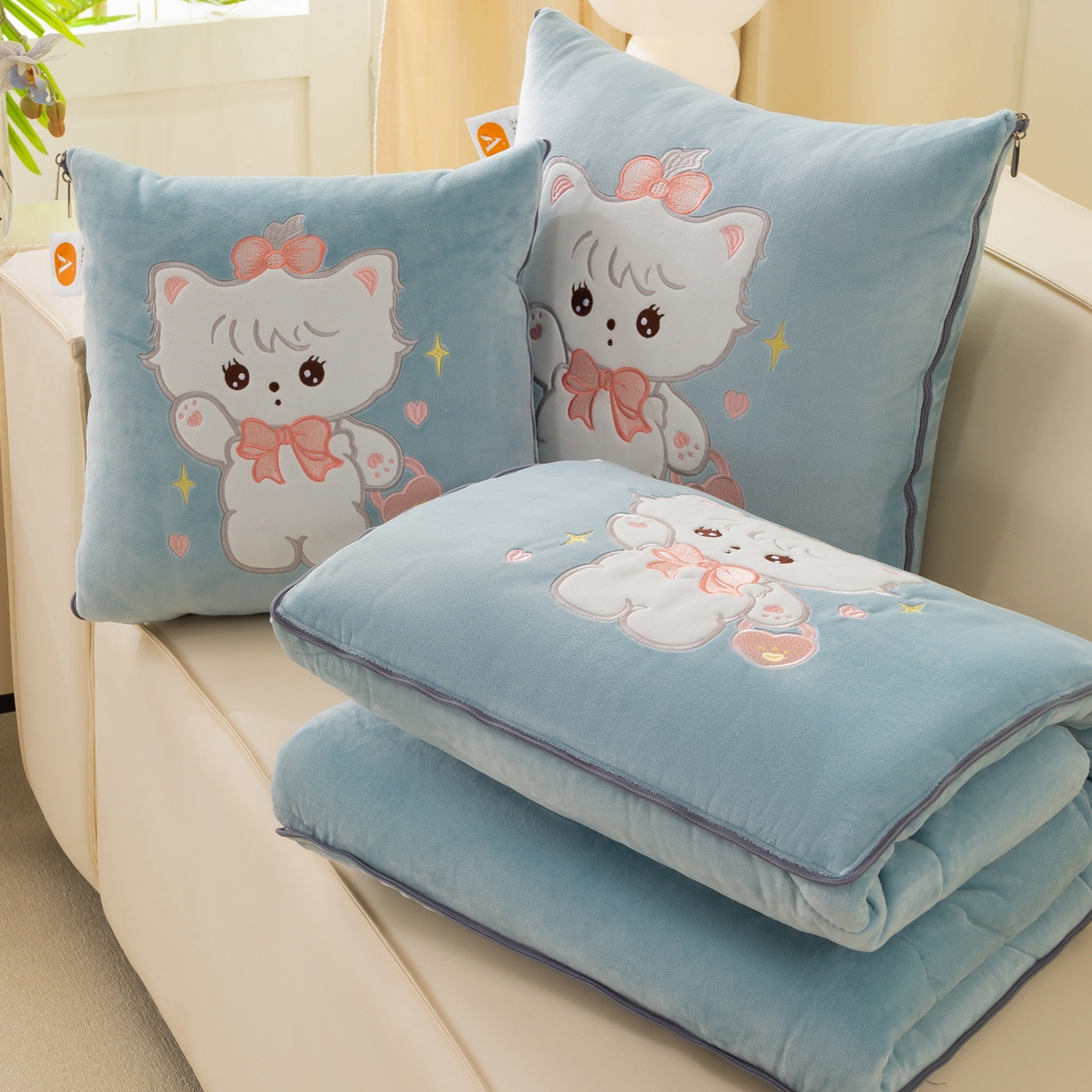 91家纺网 家纺一手货源 找家纺 多今家纺 2025新款加厚婴儿绒贴布刺绣抱枕被子-米多多系列 米多多-星郎蓝