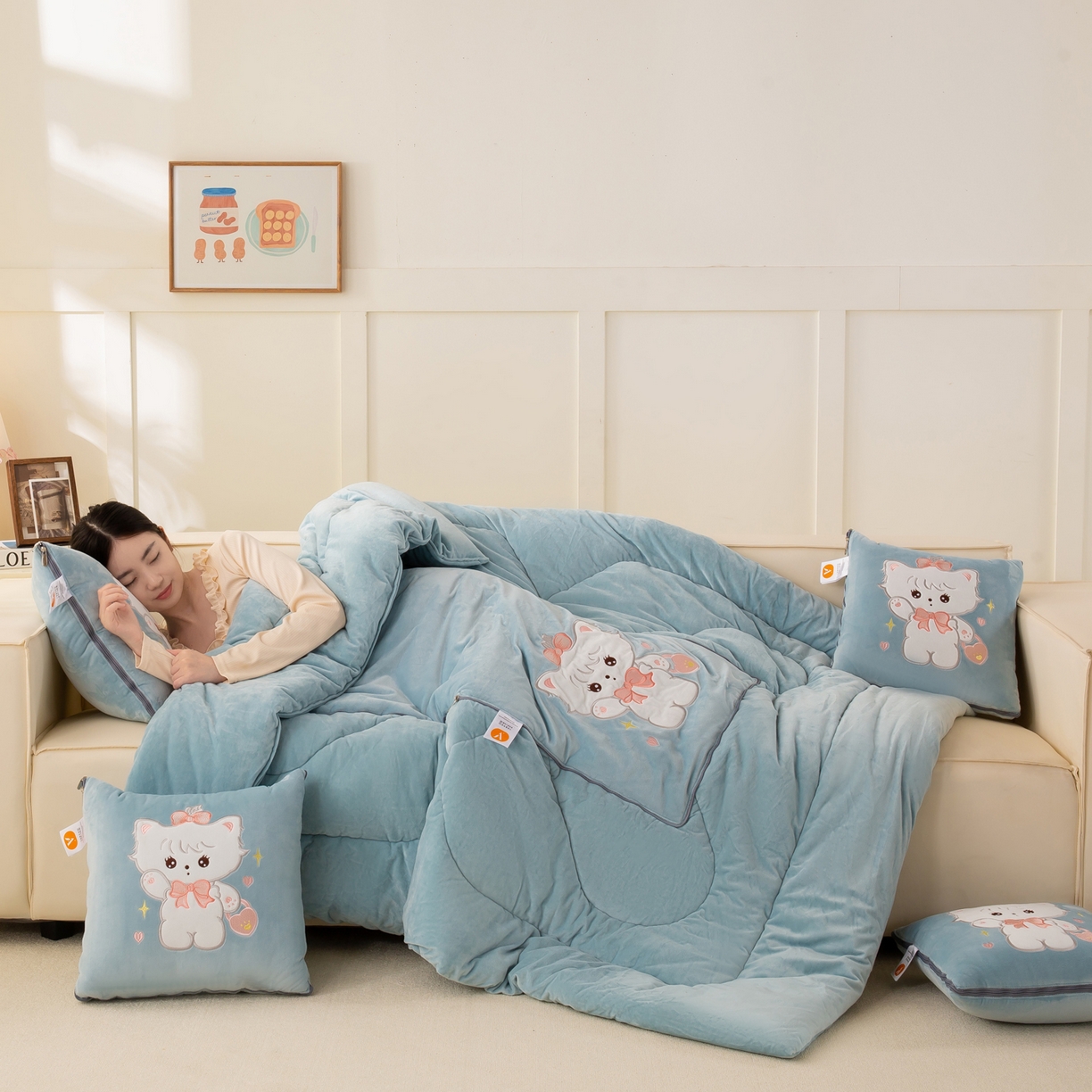 91家纺网 家纺一手货源 找家纺 多今家纺 2025新款加厚婴儿绒贴布刺绣抱枕被子-米多多系列 米多多-星郎蓝