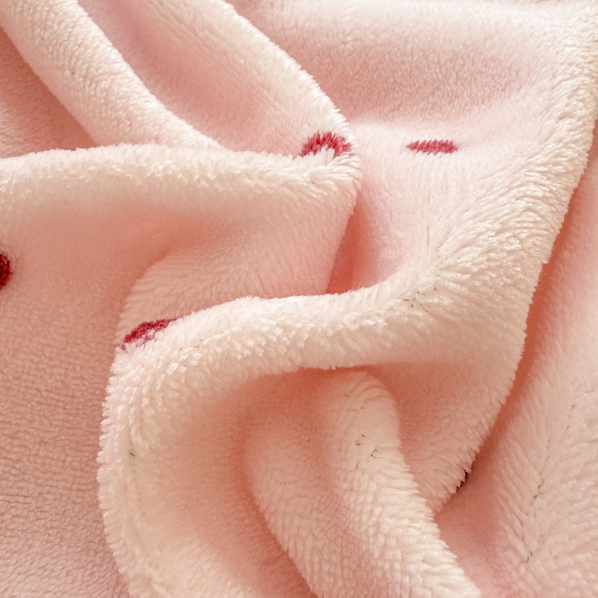 91家纺网 家纺一手货源 找家纺 （总）米可 2025秋冬新品混搭波点高克重牛奶绒毛球款单被套