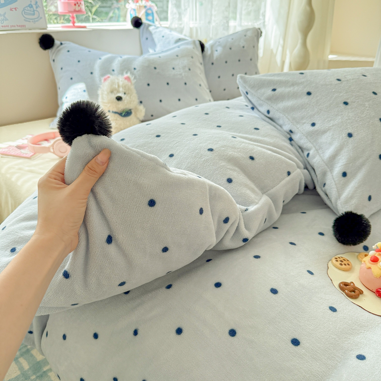 91家纺网 家纺一手货源 找家纺 米可 2025秋冬新品混搭波点高克重牛奶绒毛球款单被套 波点-蓝