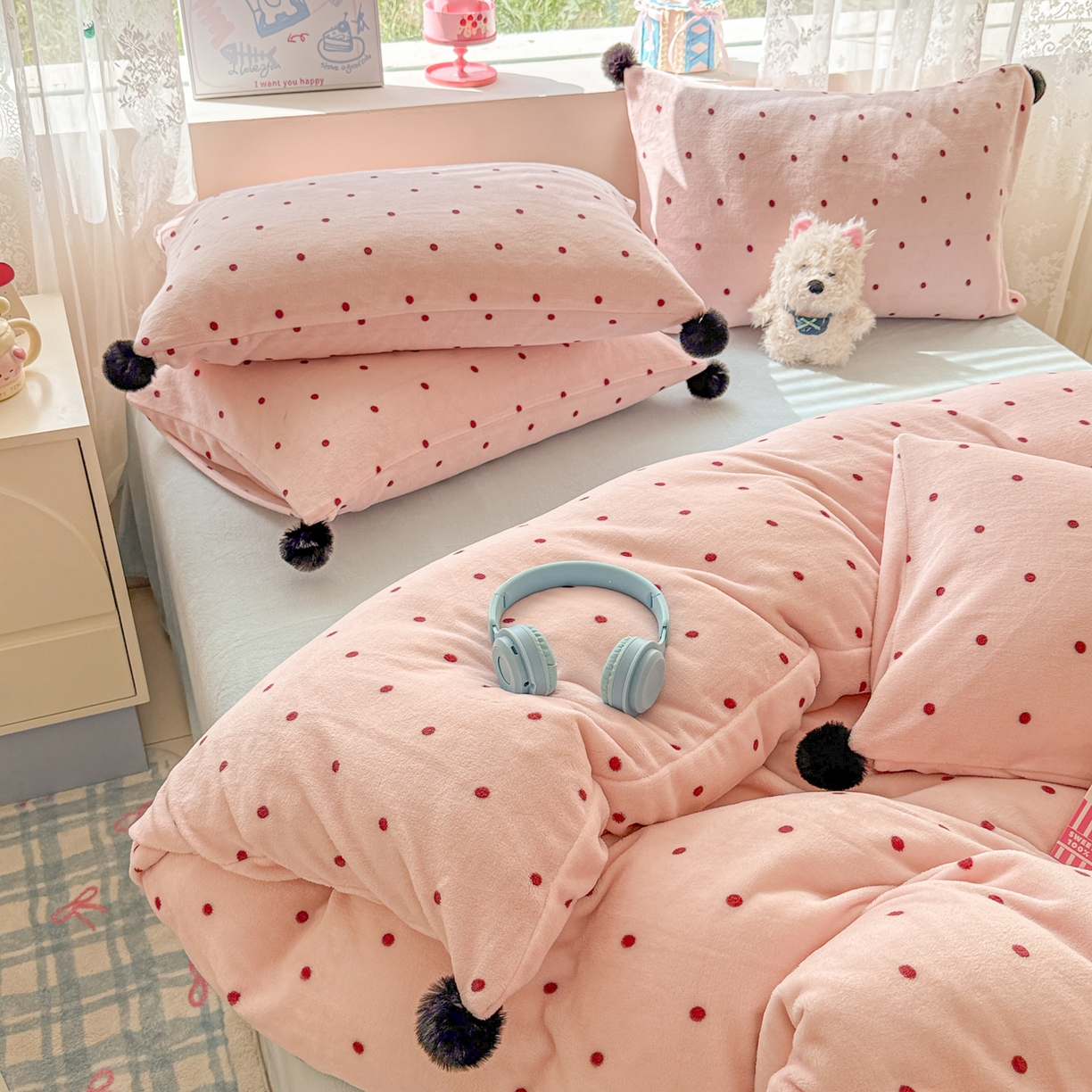 91家纺网 家纺一手货源 找家纺 米可 2025秋冬新品混搭波点高克重牛奶绒毛球款单被套 波点-粉