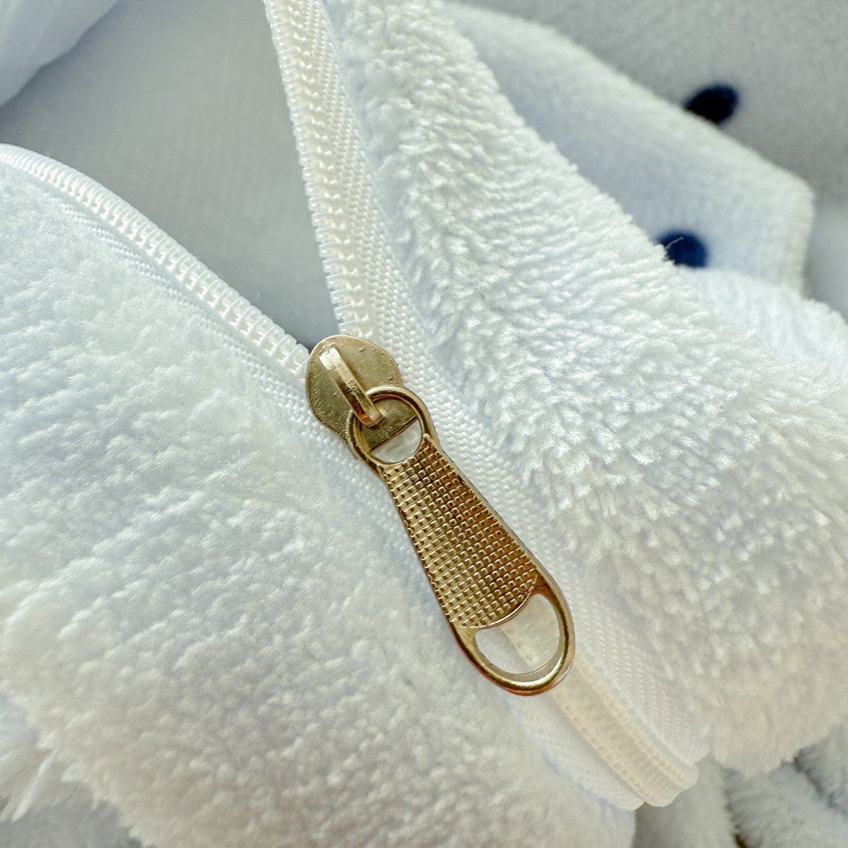 91家纺网 家纺一手货源 找家纺 米可 2025秋冬新品混搭波点高克重牛奶绒毛球款单被套 波点-蓝