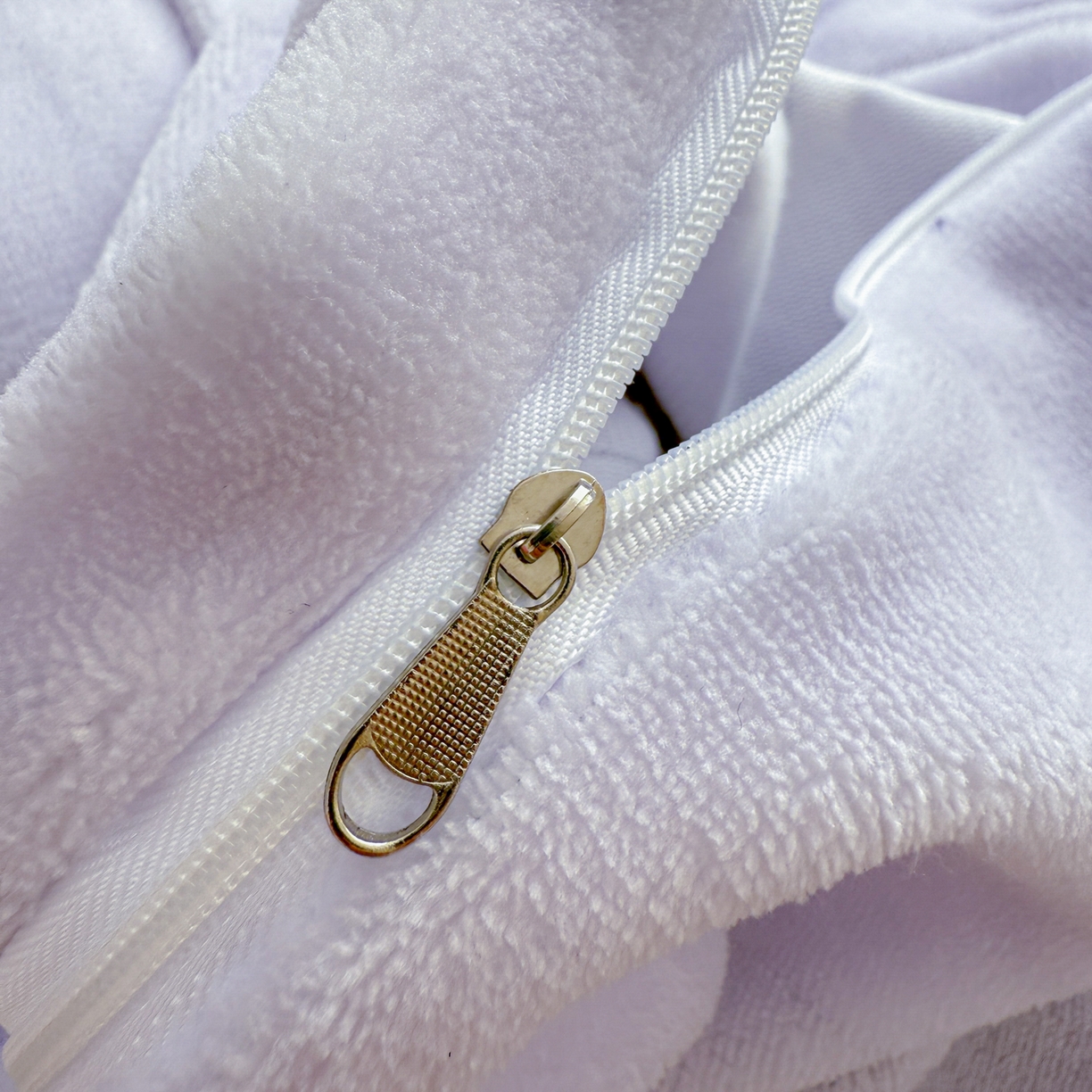 91家纺网 家纺一手货源 找家纺 米可 2025秋冬新品混搭波点高克重牛奶绒毛球款单被套 波点-紫