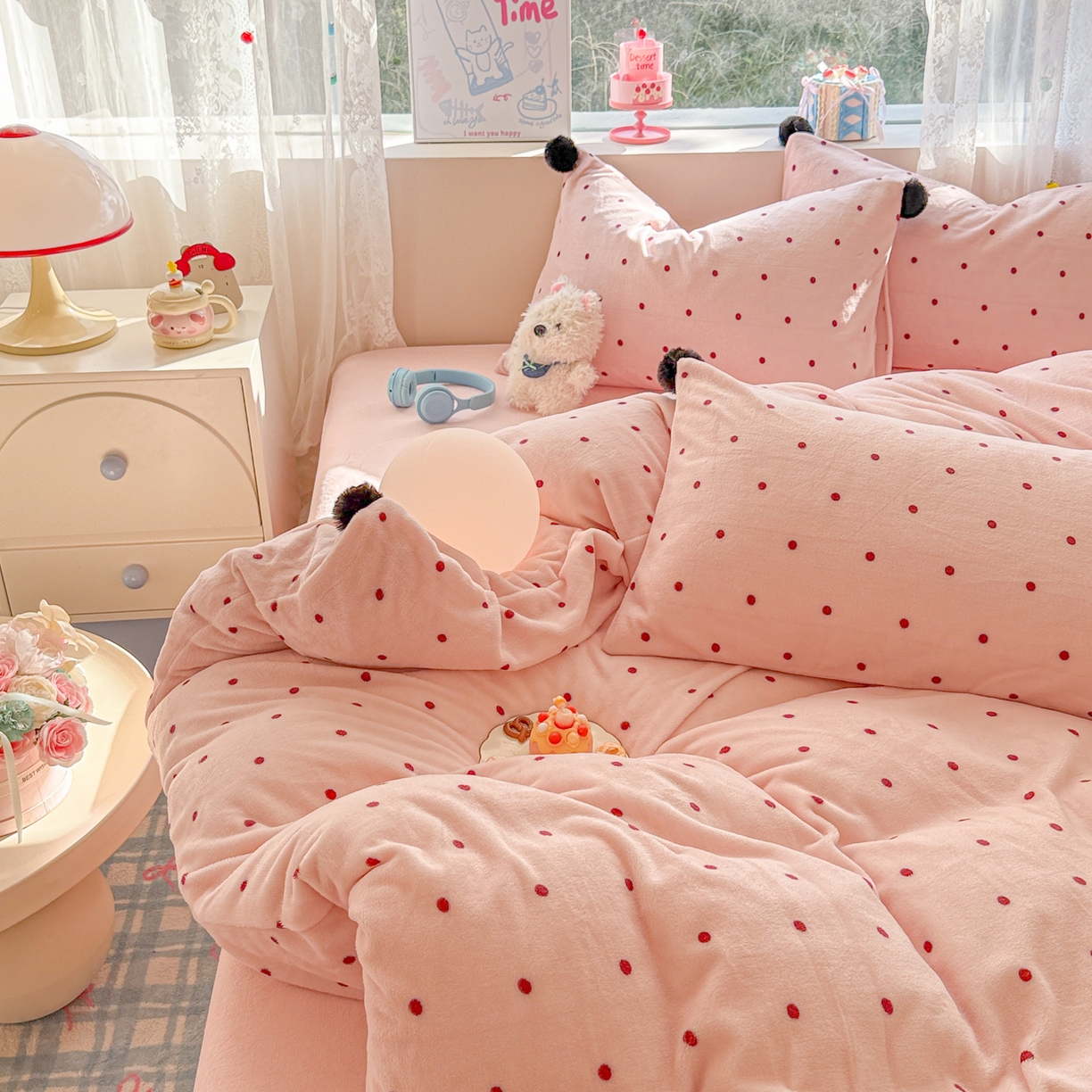 91家纺网 家纺一手货源 找家纺 米可 2025秋冬新品混搭波点高克重牛奶绒毛球款单被套 波点-粉（粉床单）