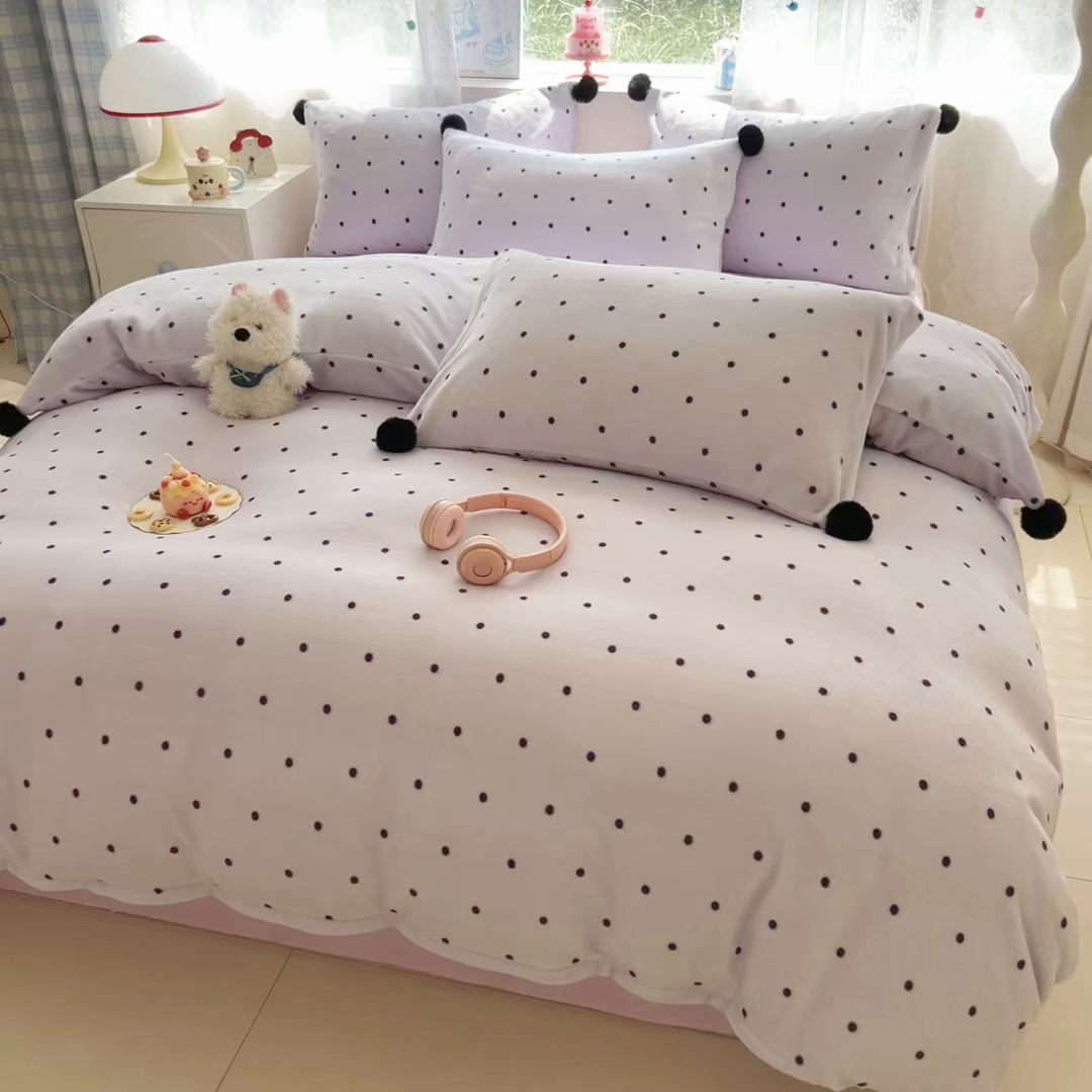 91家纺网 家纺一手货源 找家纺 米可 2025秋冬新品混搭波点高克重牛奶绒毛球款单被套 波点-紫