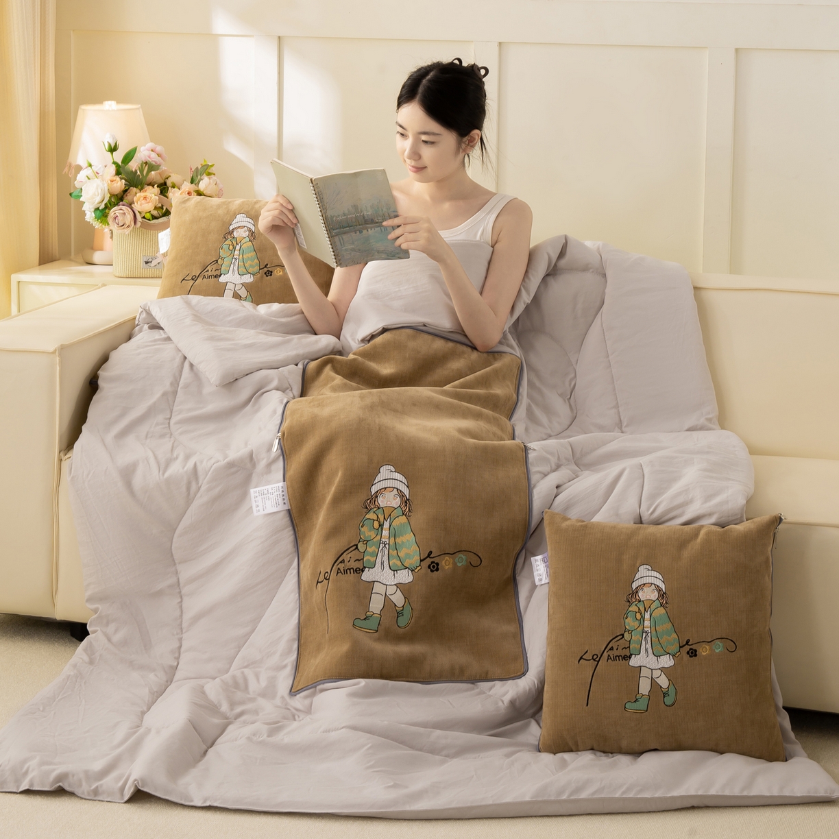 91家纺网 家纺一手货源 找家纺 多今家纺 2025新款水洗棉雪尼尔刺绣抱枕被子-艾米糖系列 艾米糖-后土黄