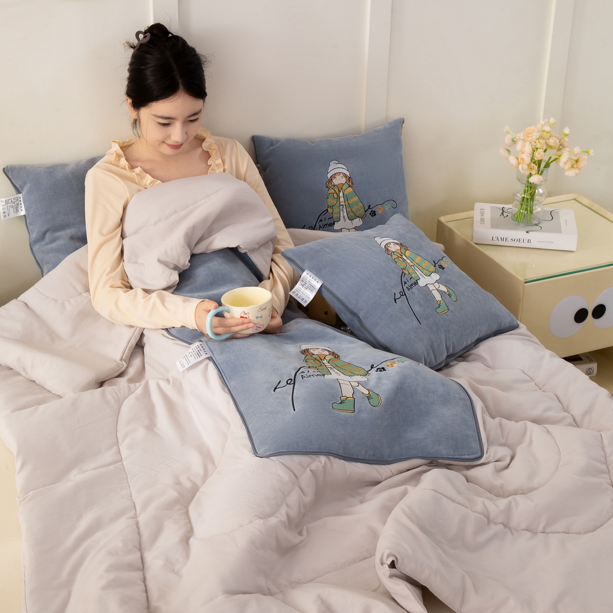 91家纺网 家纺一手货源 找家纺 （总）多今家纺 2025新款水洗棉雪尼尔刺绣抱枕被子-艾米糖系列