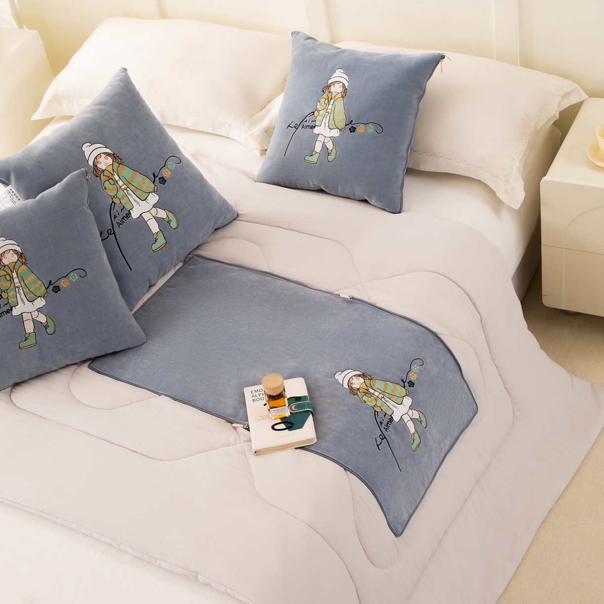 91家纺网 家纺一手货源 找家纺 （总）多今家纺 2025新款水洗棉雪尼尔刺绣抱枕被子-艾米糖系列