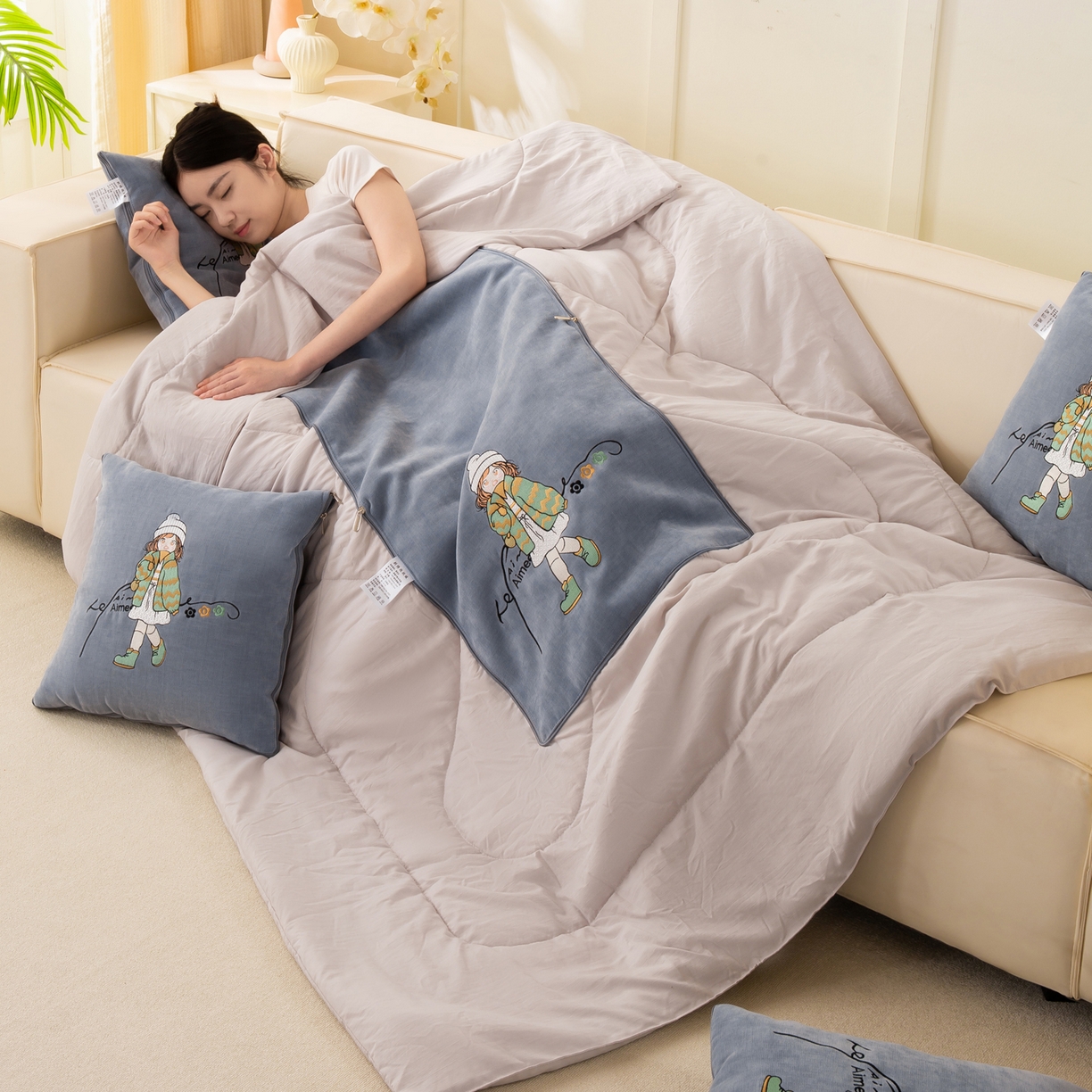 91家纺网 家纺一手货源 找家纺 （总）多今家纺 2025新款水洗棉雪尼尔刺绣抱枕被子-艾米糖系列