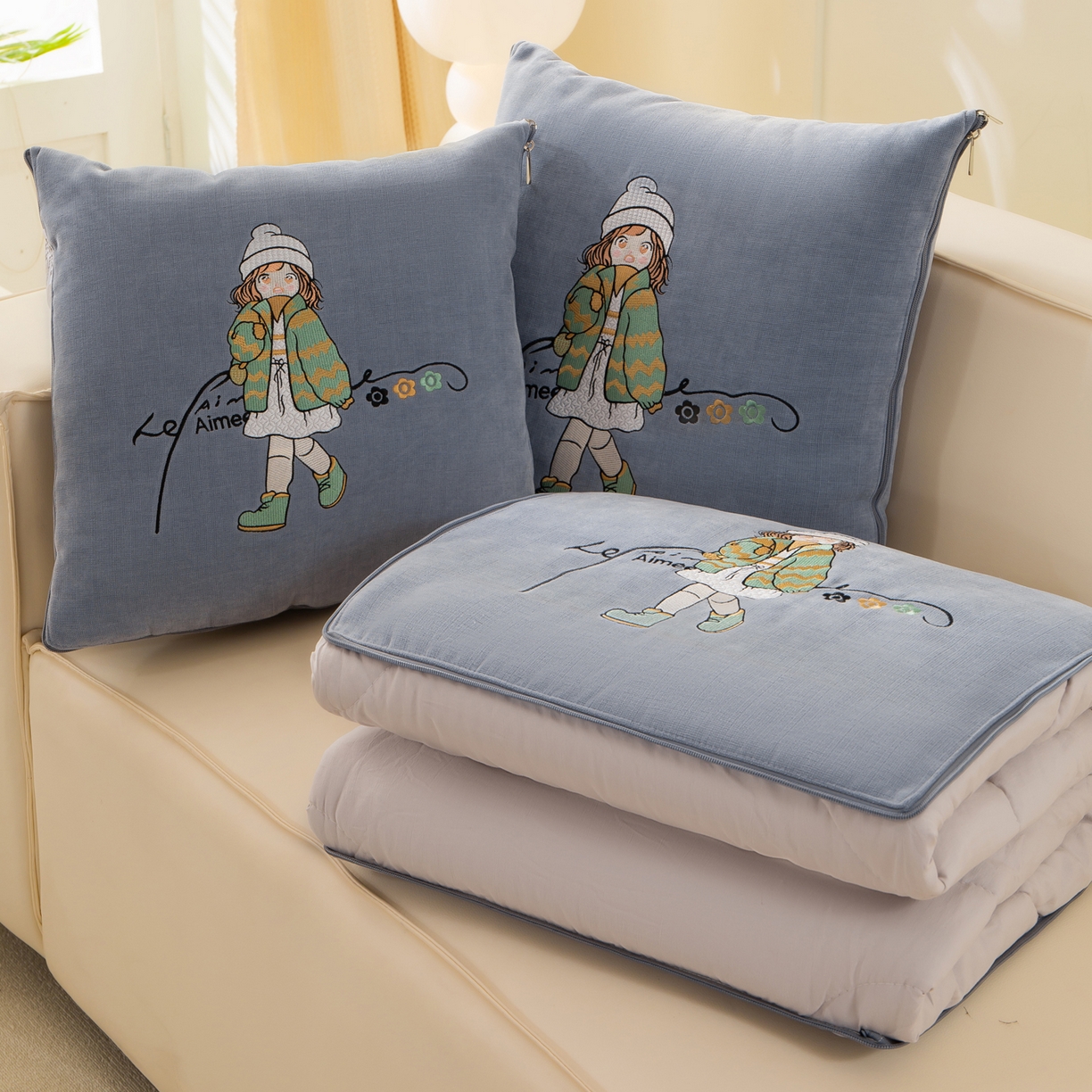 91家纺网 家纺一手货源 找家纺 多今家纺 2025新款水洗棉雪尼尔刺绣抱枕被子-艾米糖系列 艾米糖-远天蓝