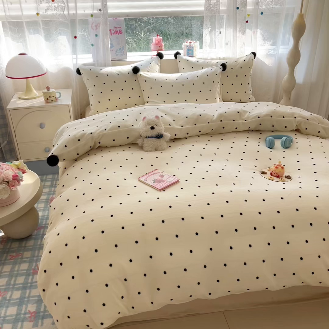 91家纺网 家纺一手货源 找家纺 （总）米可 2025秋冬新品高克重牛奶绒毛球款单被套毛毯盖毯被套单品