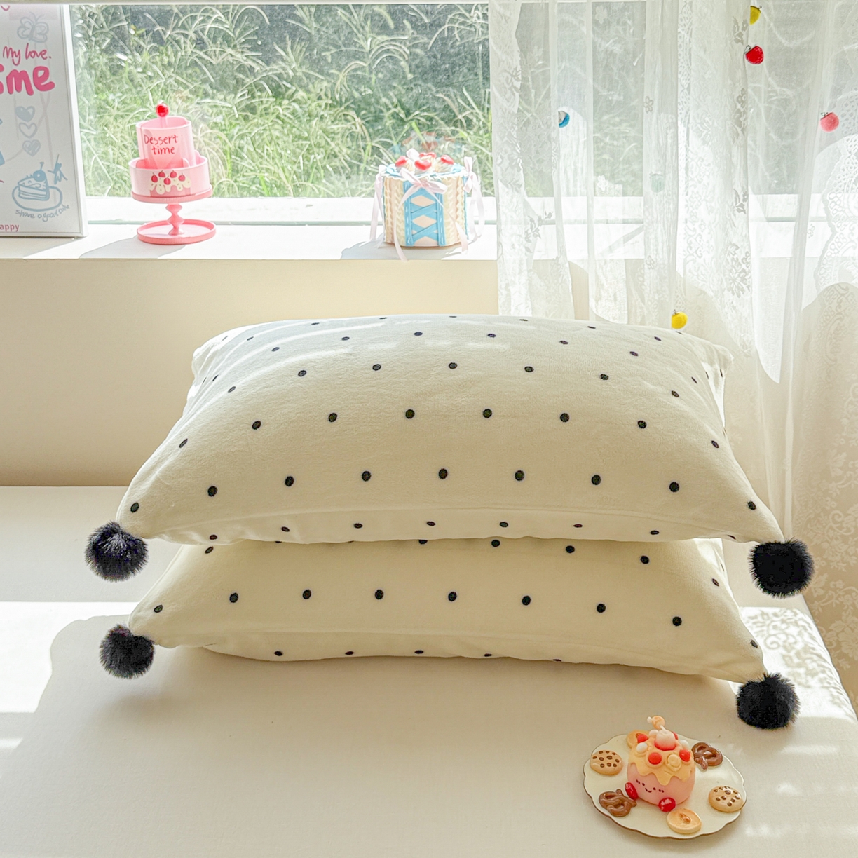 91家纺网 家纺一手货源 找家纺 米可 2025秋冬新品混搭波点高克重牛奶绒毛球款单枕套 白色