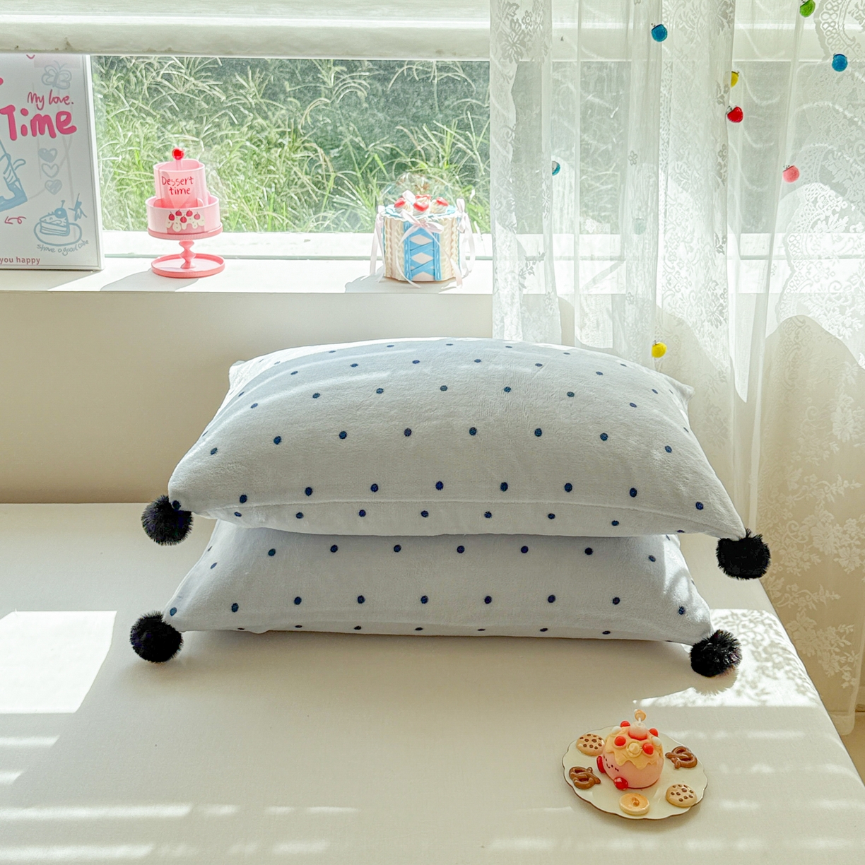 91家纺网 家纺一手货源 找家纺 米可 2025秋冬新品混搭波点高克重牛奶绒毛球款单枕套 蓝色