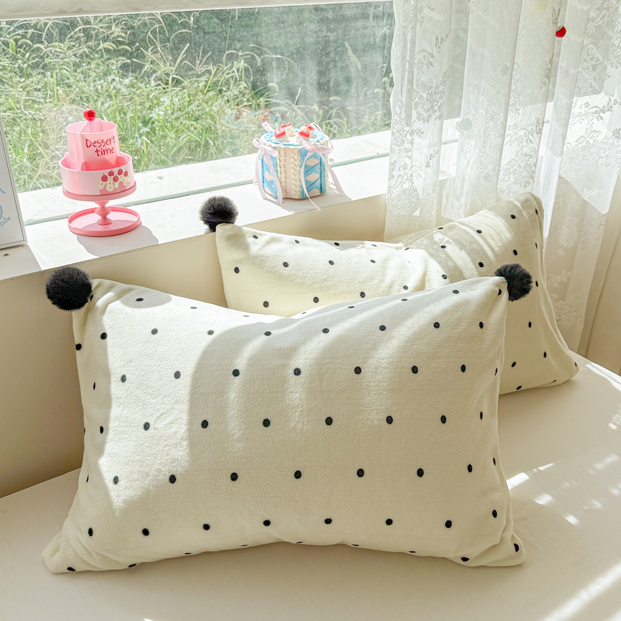 米可 2025秋冬新品混搭波点高克重牛奶绒毛球款单枕套 白色
