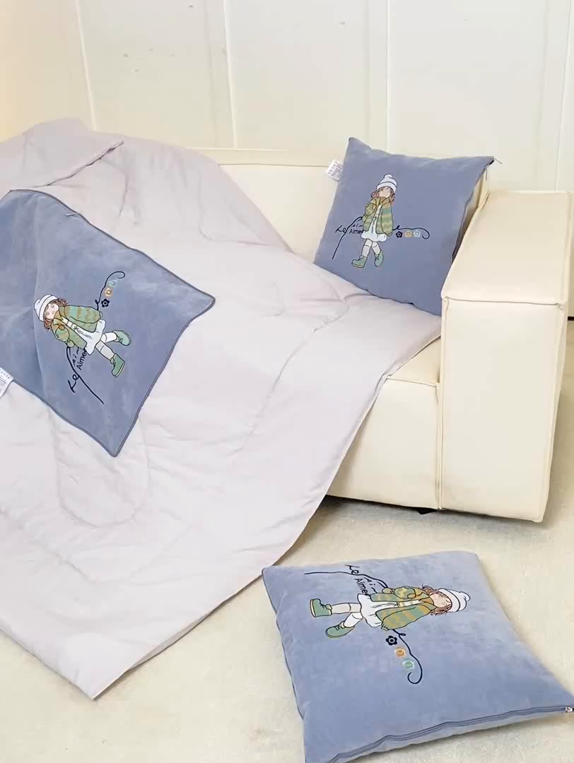 91家纺网 家纺一手货源 找家纺 （总）多今家纺 2025新款水洗棉雪尼尔刺绣抱枕被子-艾米糖系列