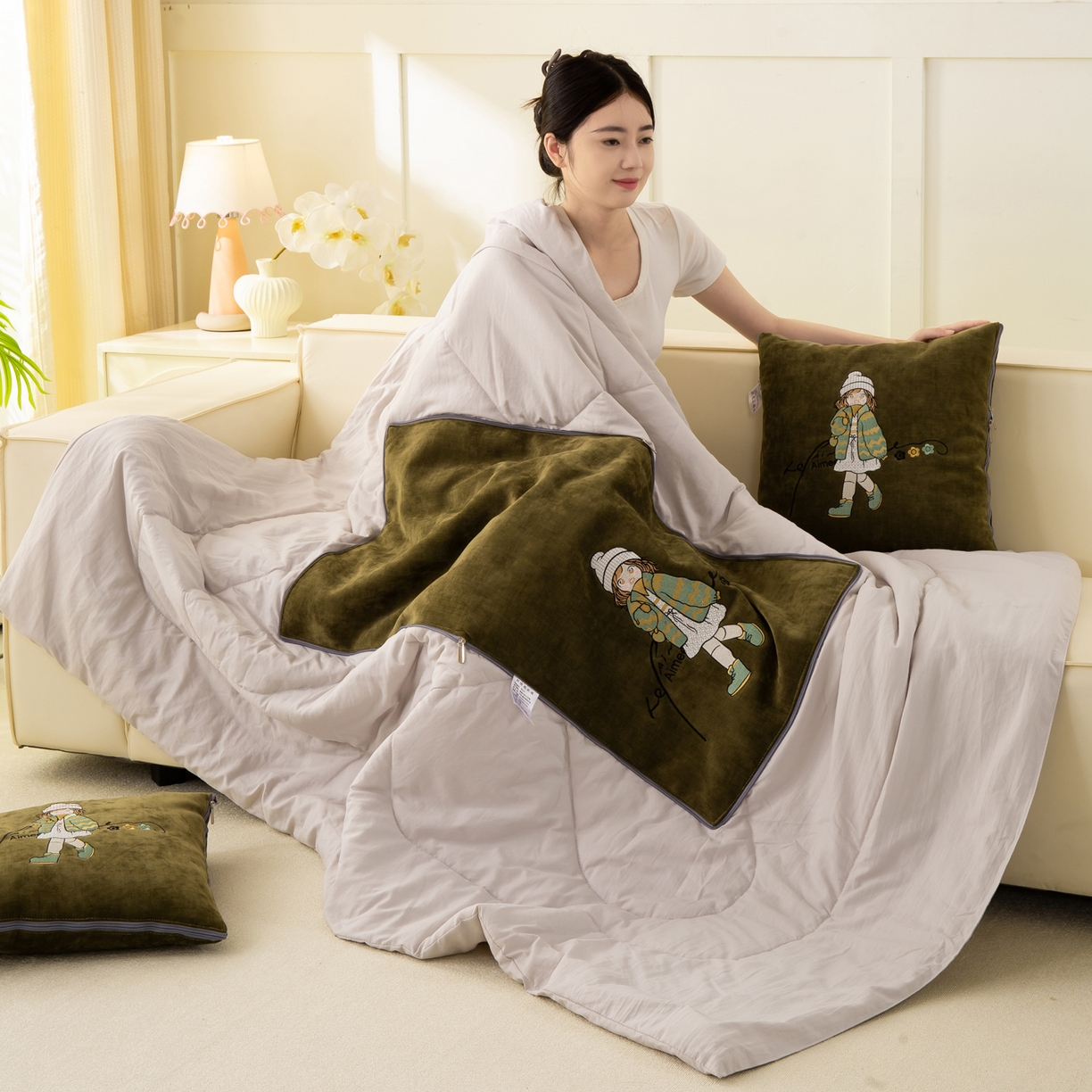 91家纺网 家纺一手货源 找家纺 多今家纺 2025新款水洗棉雪尼尔刺绣抱枕被子-艾米糖系列 艾米糖-葱绿