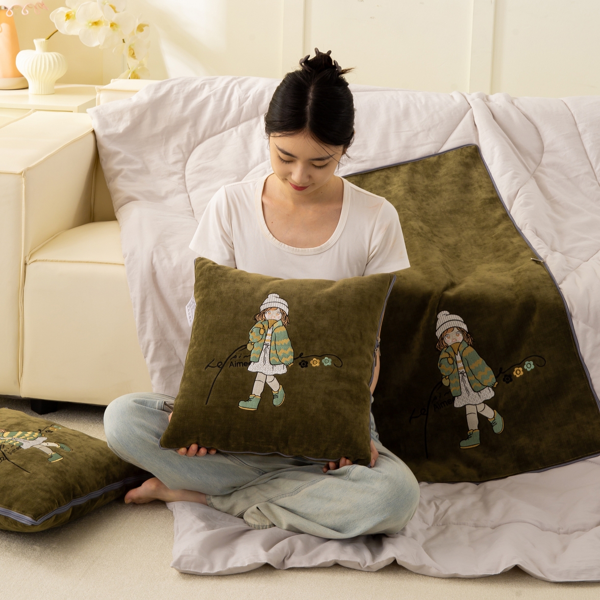 91家纺网 家纺一手货源 找家纺 多今家纺 2025新款水洗棉雪尼尔刺绣抱枕被子-艾米糖系列 艾米糖-葱绿