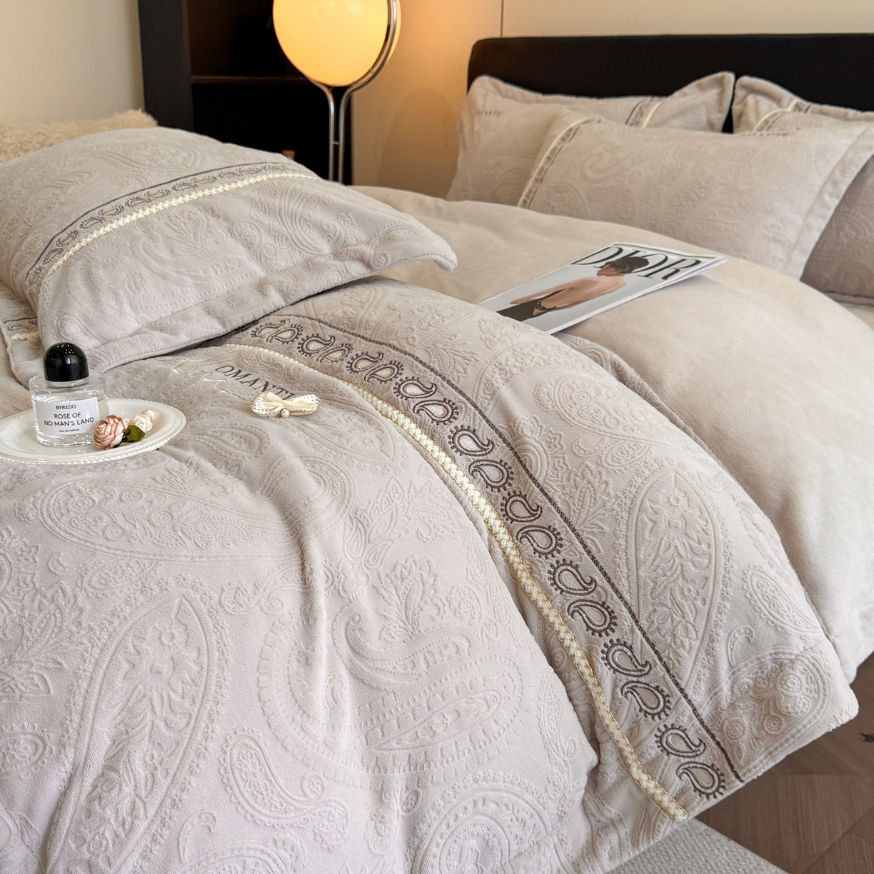 91家纺网 家纺一手货源 找家纺 （总）慕木家纺 2025新款A类高克重高端雕花绒工艺款刺绣拼接四件套锦绣芳华系列（直播热款）提供买家秀