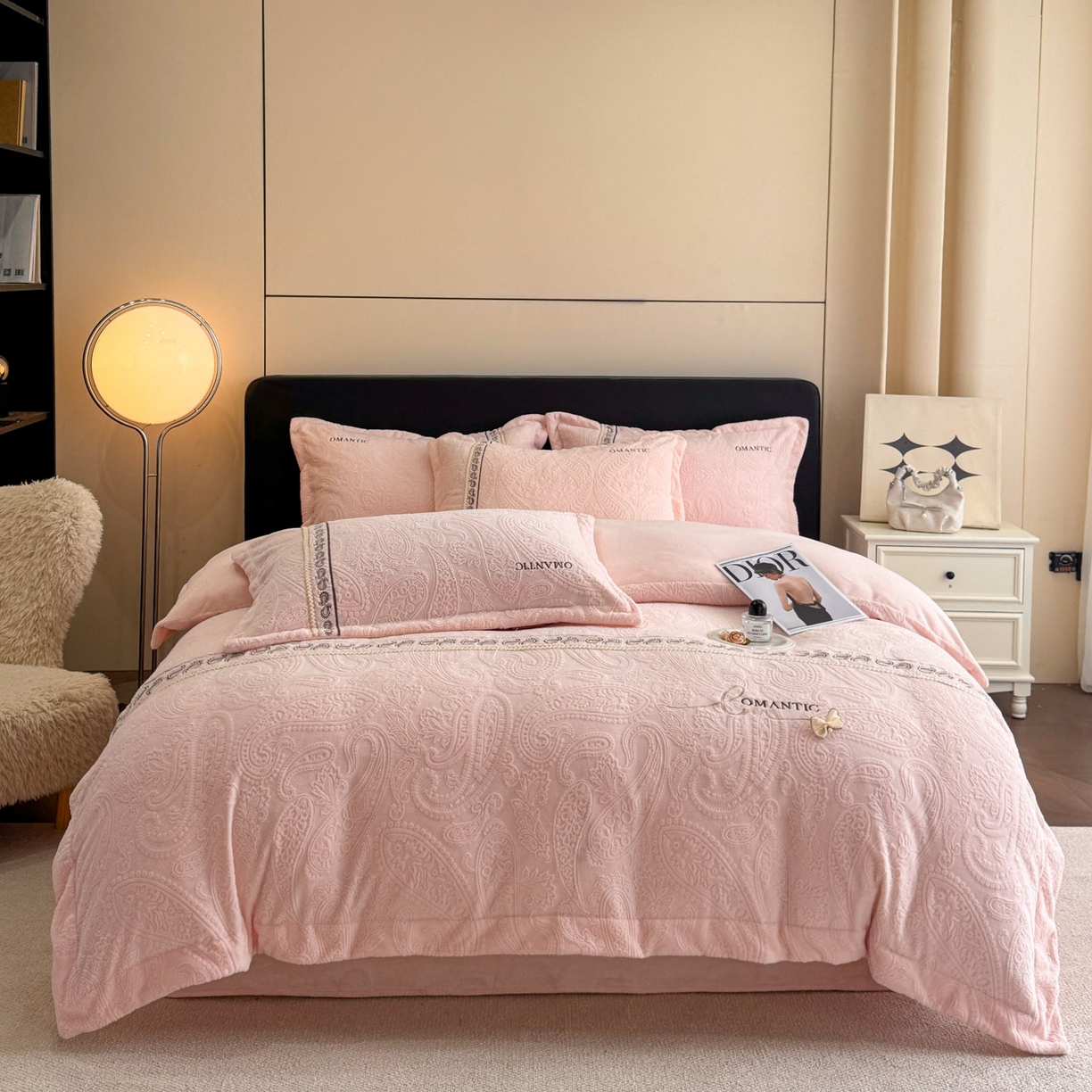 91家纺网 家纺一手货源 找家纺 慕木家纺 2025新款A类高克重高端雕花绒工艺款刺绣拼接四件套锦绣芳华系列（直播热款）提供买家秀 锦绣芳华-玉粉