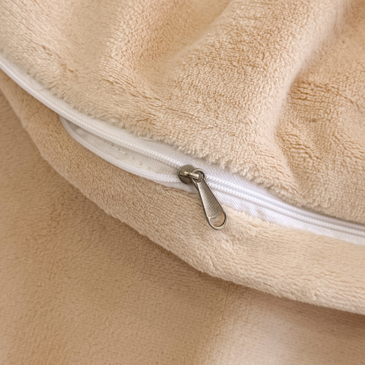 91家纺网 家纺一手货源 找家纺 慕木家纺 2025新款A类高克重高端雕花绒工艺款刺绣拼接四件套锦绣芳华系列（直播热款）提供买家秀 锦绣芳华-卡其