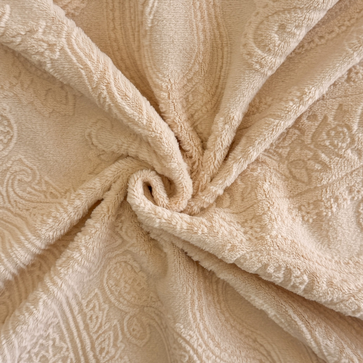 91家纺网 家纺一手货源 找家纺 慕木家纺 2025新款A类高克重高端雕花绒工艺款刺绣拼接四件套锦绣芳华系列（直播热款）提供买家秀 锦绣芳华-卡其