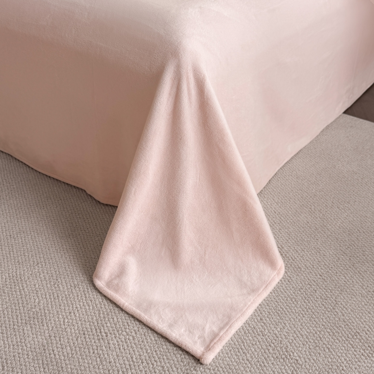 91家纺网 家纺一手货源 找家纺 慕木家纺 2025新款A类高克重高端雕花绒工艺款刺绣拼接四件套锦绣芳华系列（直播热款）提供买家秀 锦绣芳华-玉粉