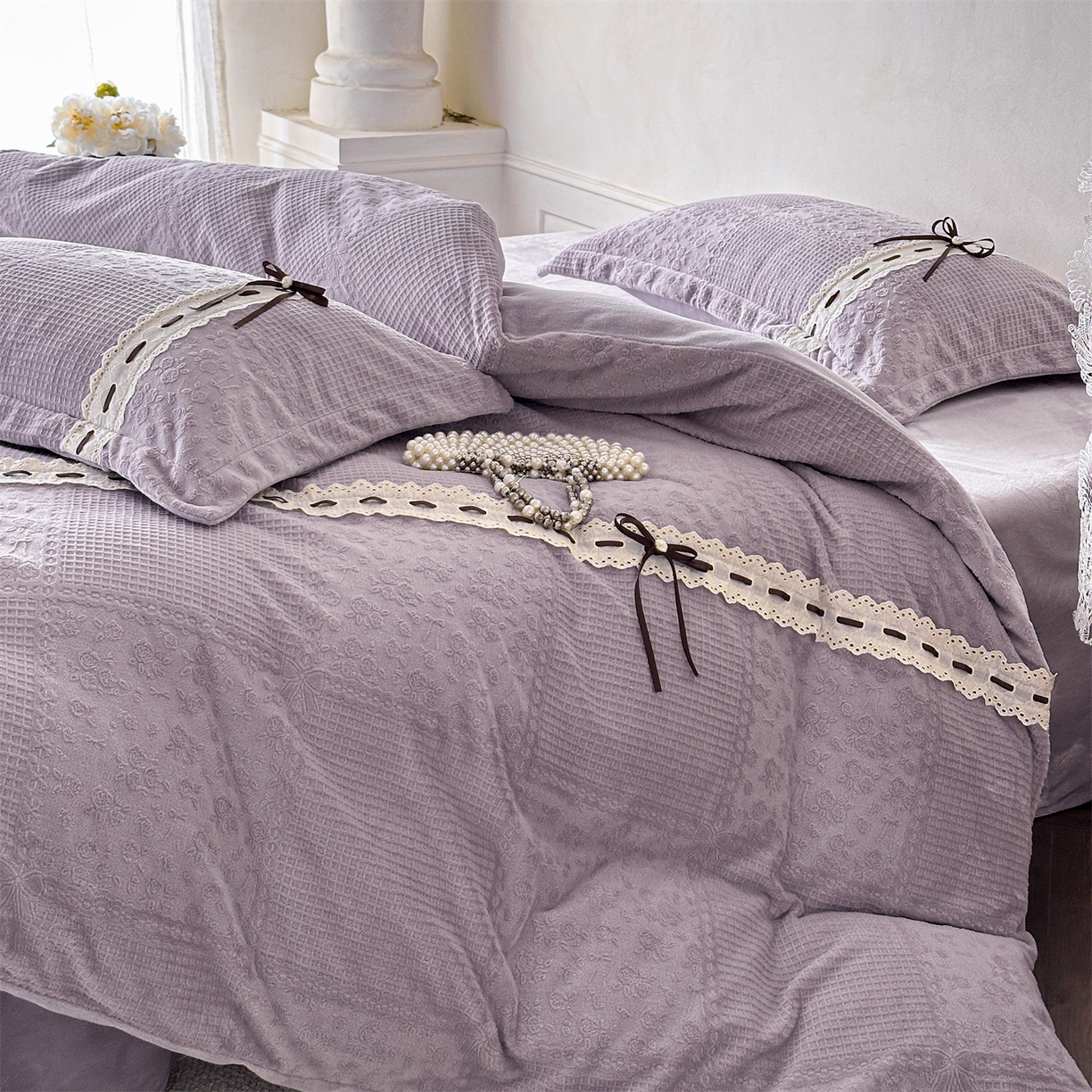 91家纺网 家纺一手货源 找家纺 慕木家纺 2025新款高端雕花公主风蝴蝶结工艺款四件套绿野仙踪系列（直播热款）提供买家秀 绿野仙踪-烟紫