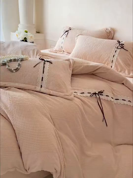 91家纺网 家纺一手货源 找家纺 慕木家纺 2025新款高端雕花公主风蝴蝶结工艺款四件套绿野仙踪系列（直播热款）提供买家秀 绿野仙踪-卡其