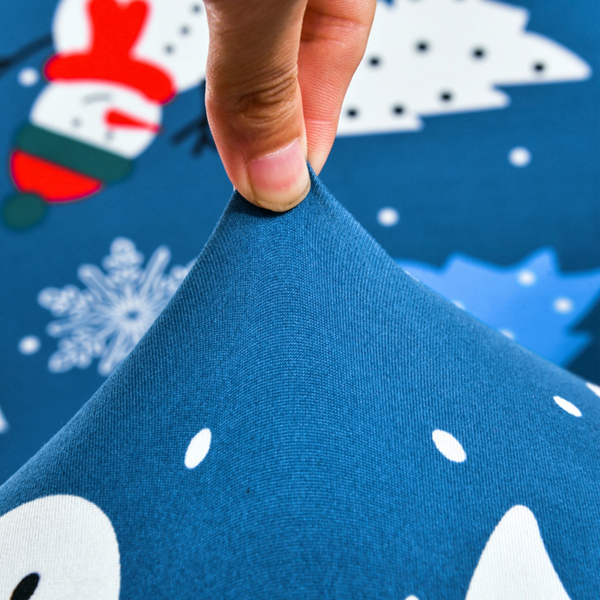 91家纺网 家纺一手货源 找家纺 壹零特色家纺 2025新款印花款实木多人沙发椅套 快乐圣诞-蓝