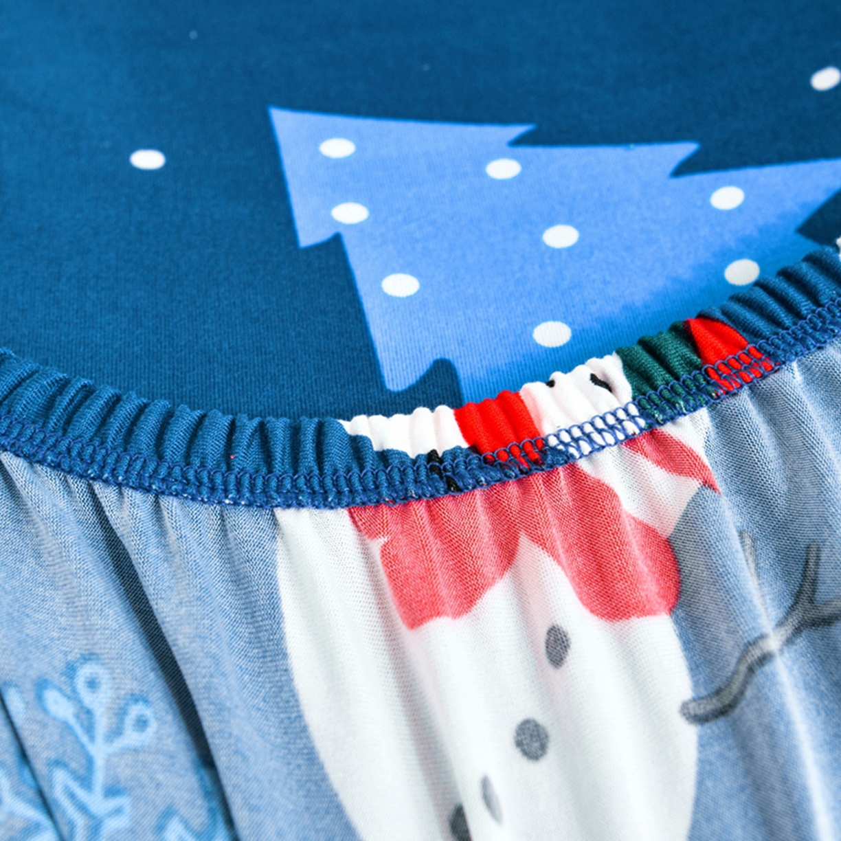 91家纺网 家纺一手货源 找家纺 壹零特色家纺 2025新款印花款实木多人沙发椅套 快乐圣诞-蓝