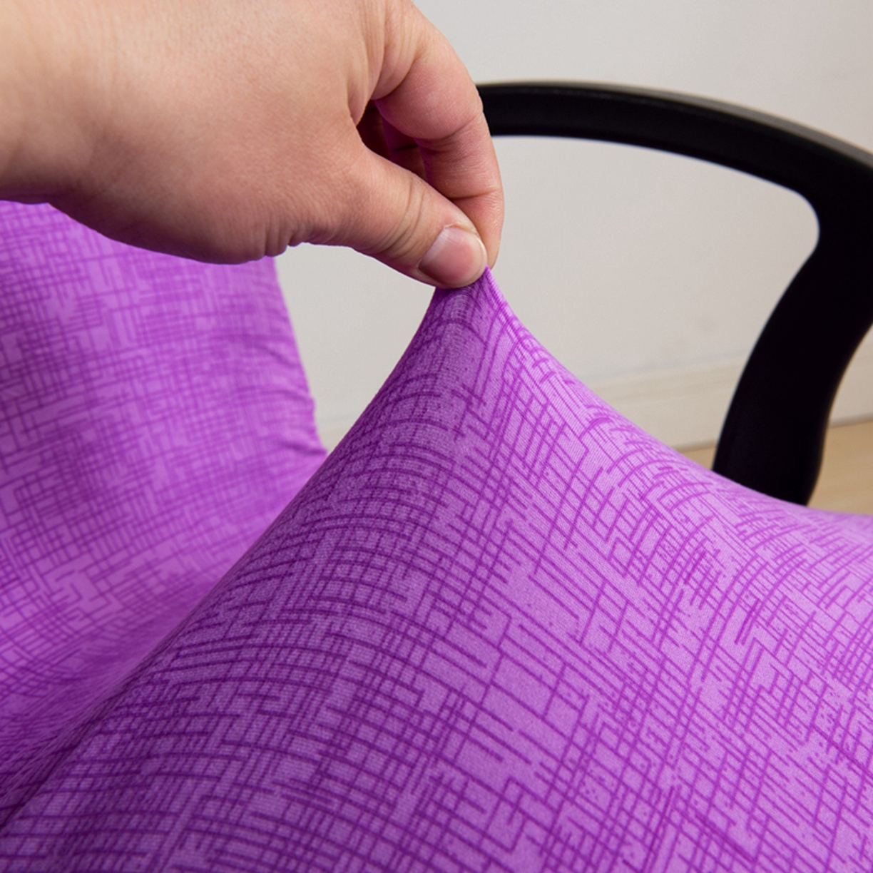 91家纺网 家纺一手货源 找家纺 壹零特色家纺 2025新款印花款实木多人沙发椅套 亚麻纹紫色