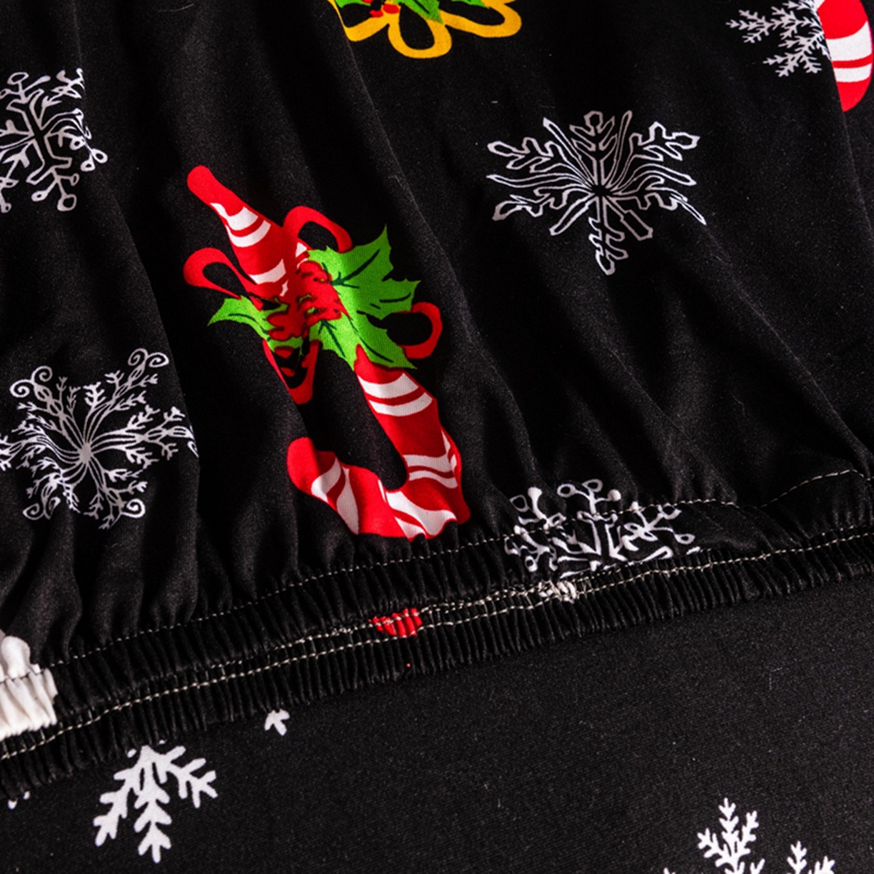 91家纺网 家纺一手货源 找家纺 壹零特色家纺 2025新款印花款实木多人沙发椅套 快乐圣诞-黑