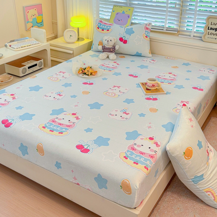 91家纺网 家纺一手货源 找家纺 慕澄家纺 2025新款牛奶绒印花床笠床笠单品 床笠-蛋糕猫咪