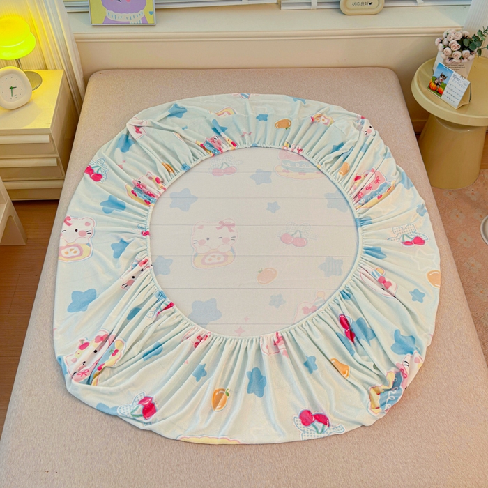 91家纺网 家纺一手货源 找家纺 慕澄家纺 2025新款牛奶绒印花床笠床笠单品 床笠-蛋糕猫咪