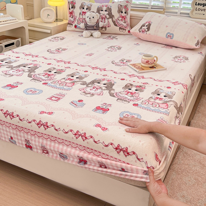 91家纺网 家纺一手货源 找家纺 慕澄家纺 2025新款牛奶绒印花床笠床笠单品 床笠-粉色喵喵