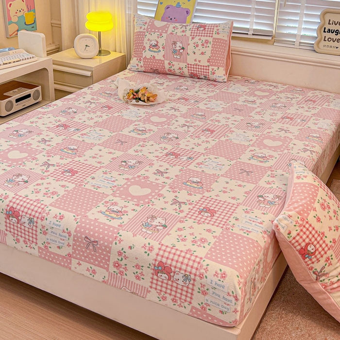 91家纺网 家纺一手货源 找家纺 慕澄家纺 2025新款牛奶绒印花床笠床笠单品 床笠-格子小猫