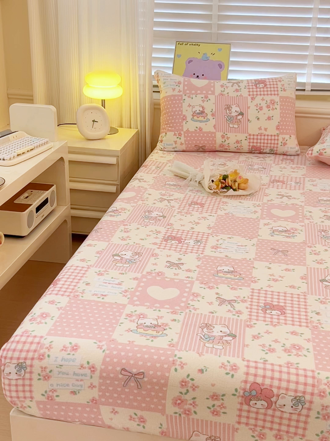 91家纺网 家纺一手货源 找家纺 慕澄家纺 2025新款牛奶绒印花床笠床笠单品 床笠-格子小猫