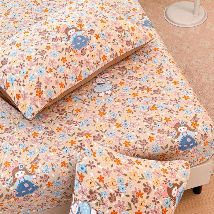 91家纺网 家纺一手货源 找家纺 慕澄家纺 2025新款牛奶绒印花床笠床笠单品 床笠-咖系小女孩