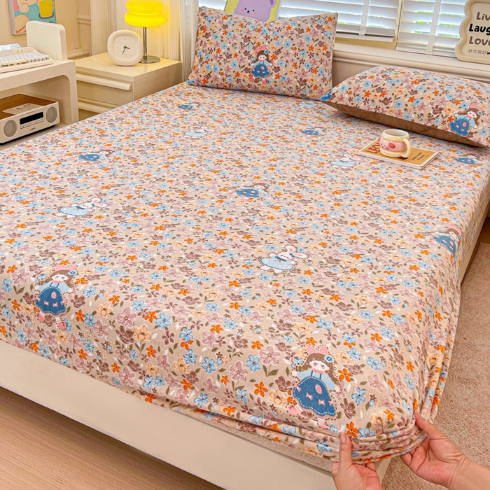 91家纺网 家纺一手货源 找家纺 慕澄家纺 2025新款牛奶绒印花床笠床笠单品 床笠-咖系小女孩