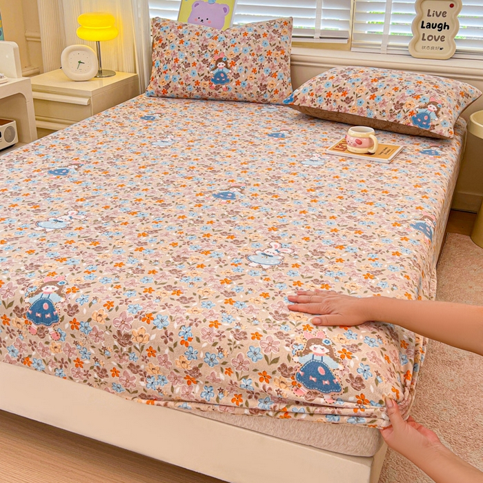 91家纺网 家纺一手货源 找家纺 慕澄家纺 2025新款牛奶绒印花床笠床笠单品 床笠-咖系小女孩