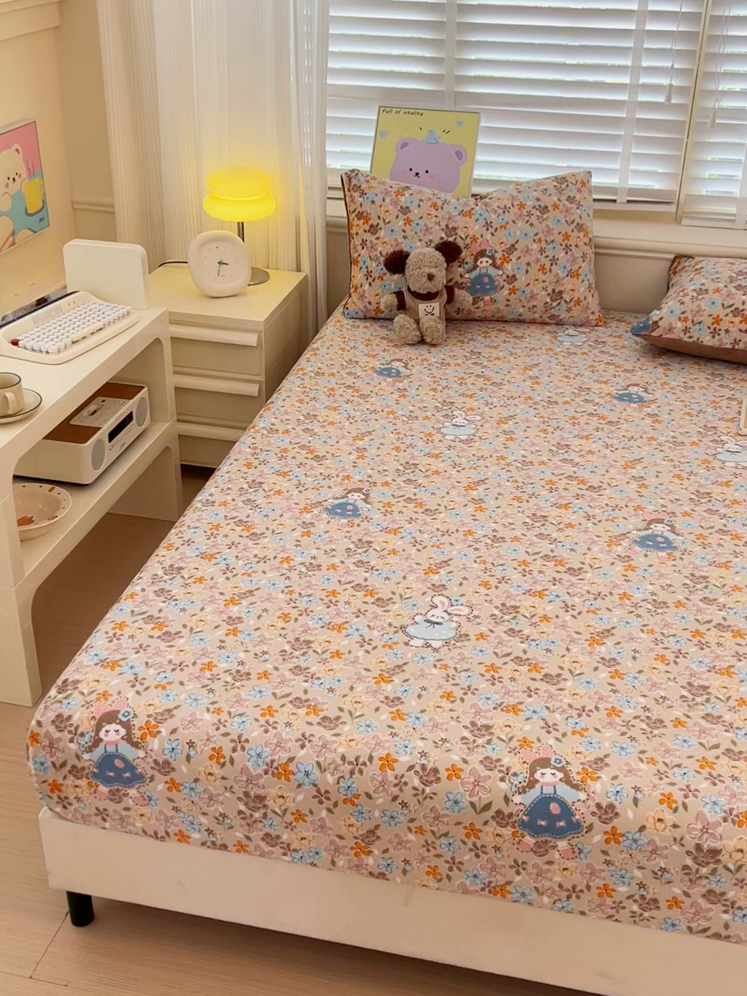 91家纺网 家纺一手货源 找家纺 慕澄家纺 2025新款牛奶绒印花床笠床笠单品 床笠-咖系小女孩