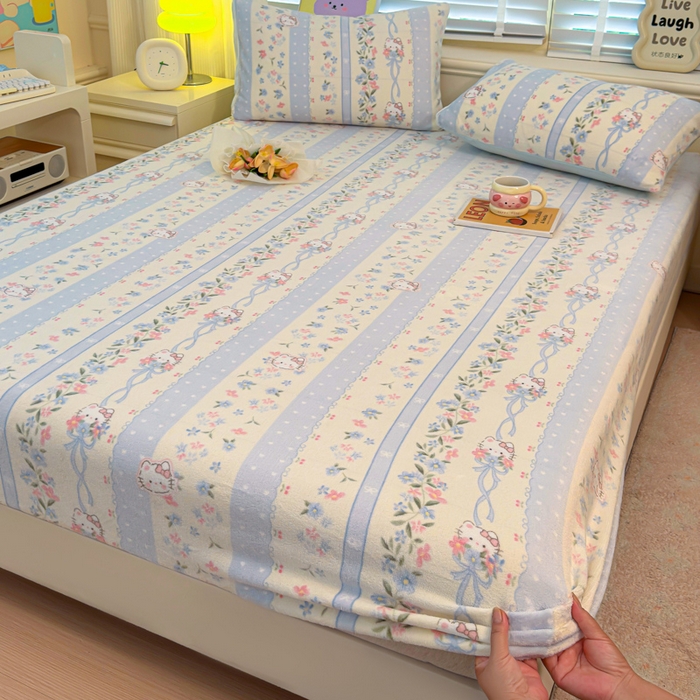 91家纺网 家纺一手货源 找家纺 慕澄家纺 2025新款牛奶绒印花床笠床笠单品 床笠-蓝条凯蒂