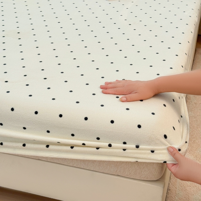 91家纺网 家纺一手货源 找家纺 慕澄家纺 2025新款牛奶绒印花床笠床笠单品 床笠-浪漫波点