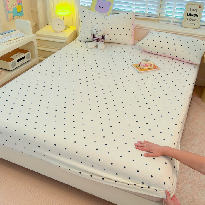 91家纺网 家纺一手货源 找家纺 慕澄家纺 2025新款牛奶绒印花床笠床笠单品 床笠-浪漫波点