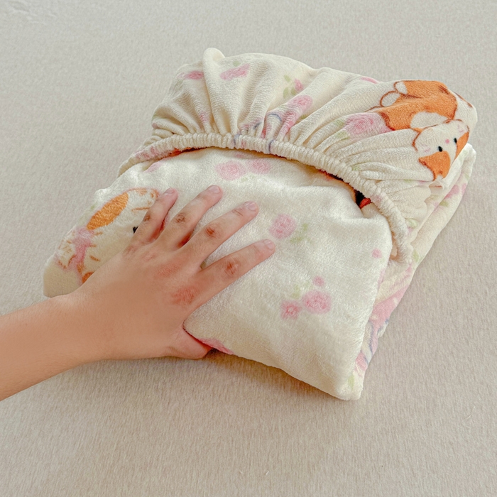 91家纺网 家纺一手货源 找家纺 慕澄家纺 2025新款牛奶绒印花床笠床笠单品 床笠-碎花小汪