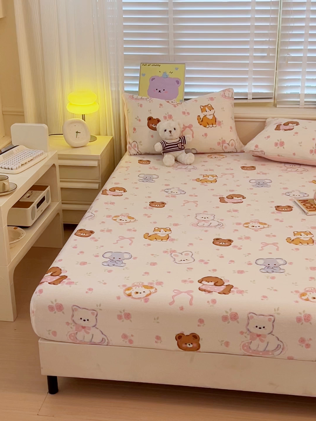 91家纺网 家纺一手货源 找家纺 慕澄家纺 2025新款牛奶绒印花床笠床笠单品 床笠-碎花小汪