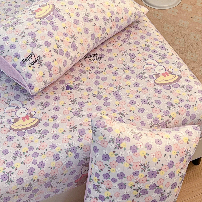 91家纺网 家纺一手货源 找家纺 慕澄家纺 2025新款牛奶绒印花床笠床笠单品 床笠-碎碎紫兔