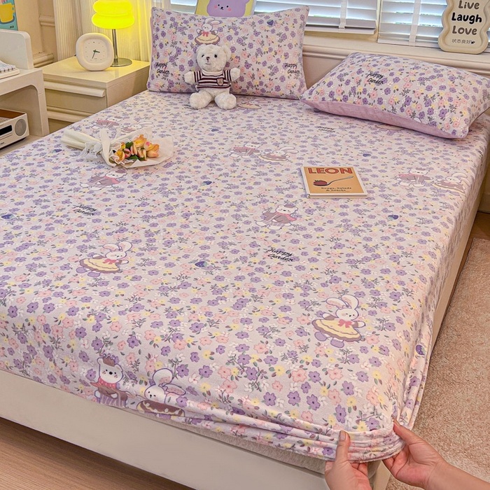 91家纺网 家纺一手货源 找家纺 慕澄家纺 2025新款牛奶绒印花床笠床笠单品 床笠-碎碎紫兔